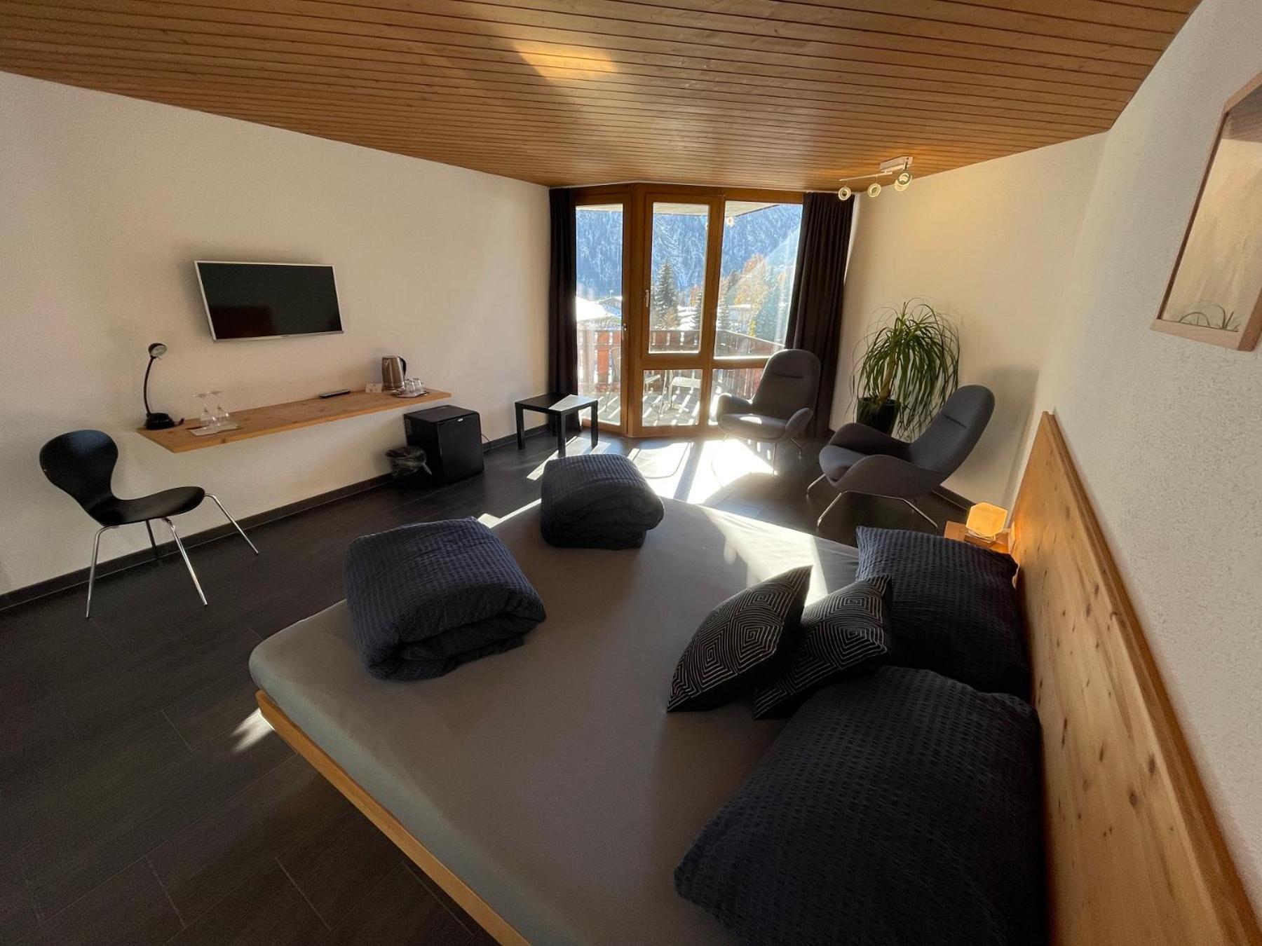 Catrina Hotel Disentis Habitación foto