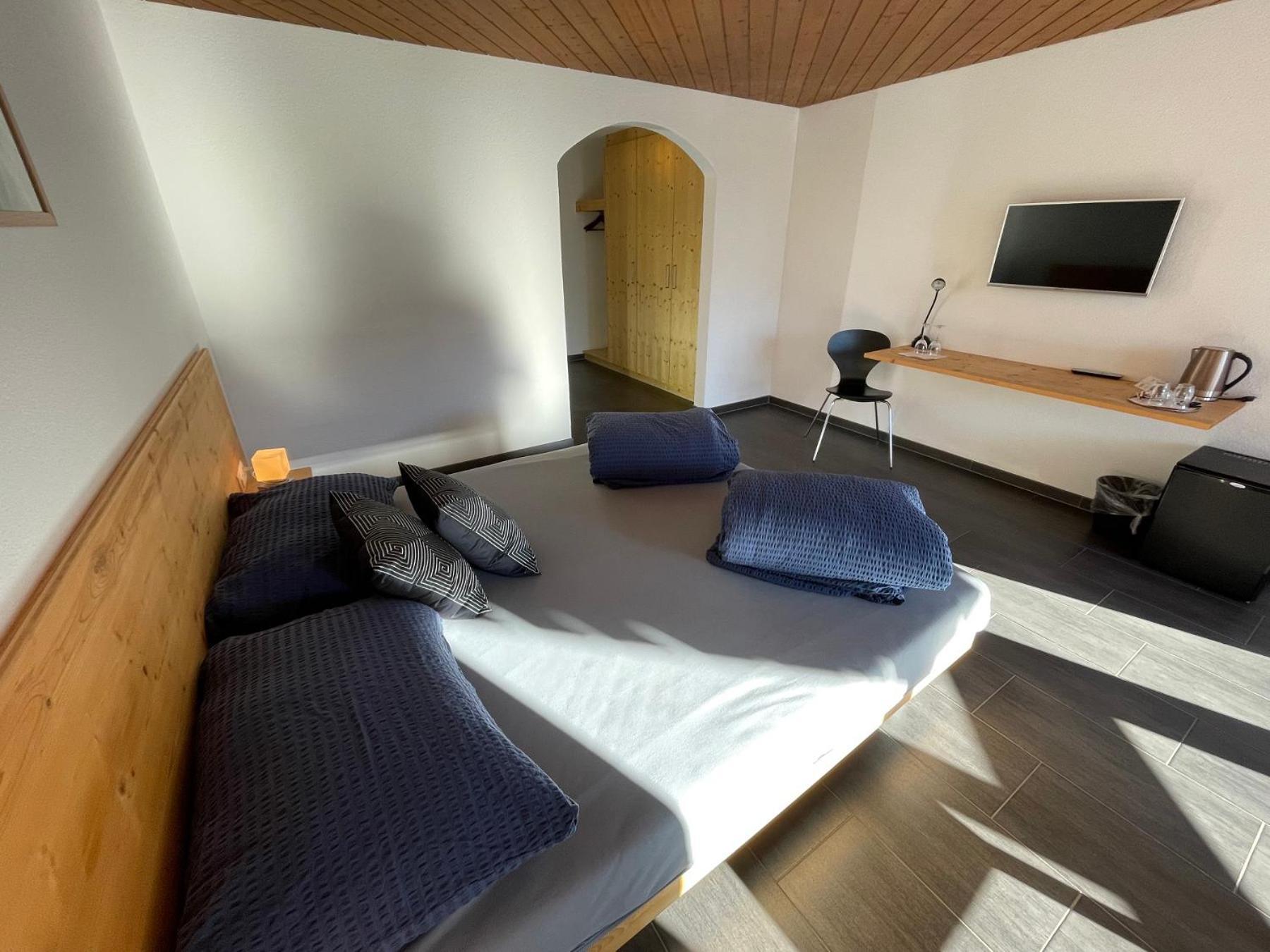 Catrina Hotel Disentis Habitación foto